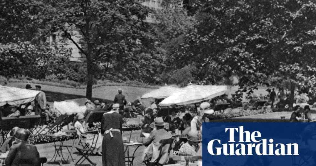 Alfresco dining in 1920s Europe | Restaurants