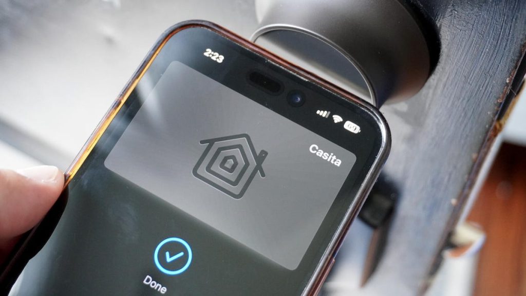 I replaced my deadbolt with this Apple HomeKey smart lock - and it's an iPhone user's dream