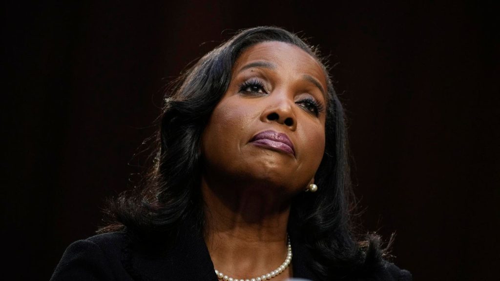 Is Trump Firing Fed Governor Lisa Cook Legal? What To Know