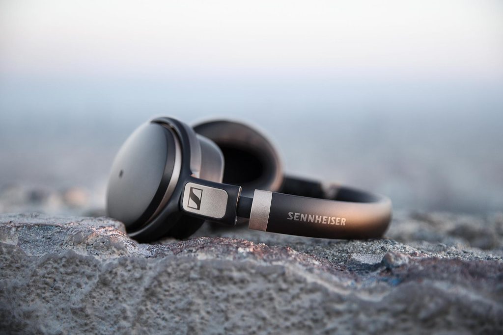 London Is Punishing People Who Don't Use Headphones on Public Transportation