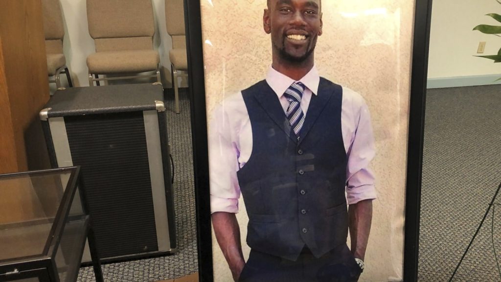 New trial ordered for 3 Memphis ex-officers in connection with death of Tyre Nichols : NPR