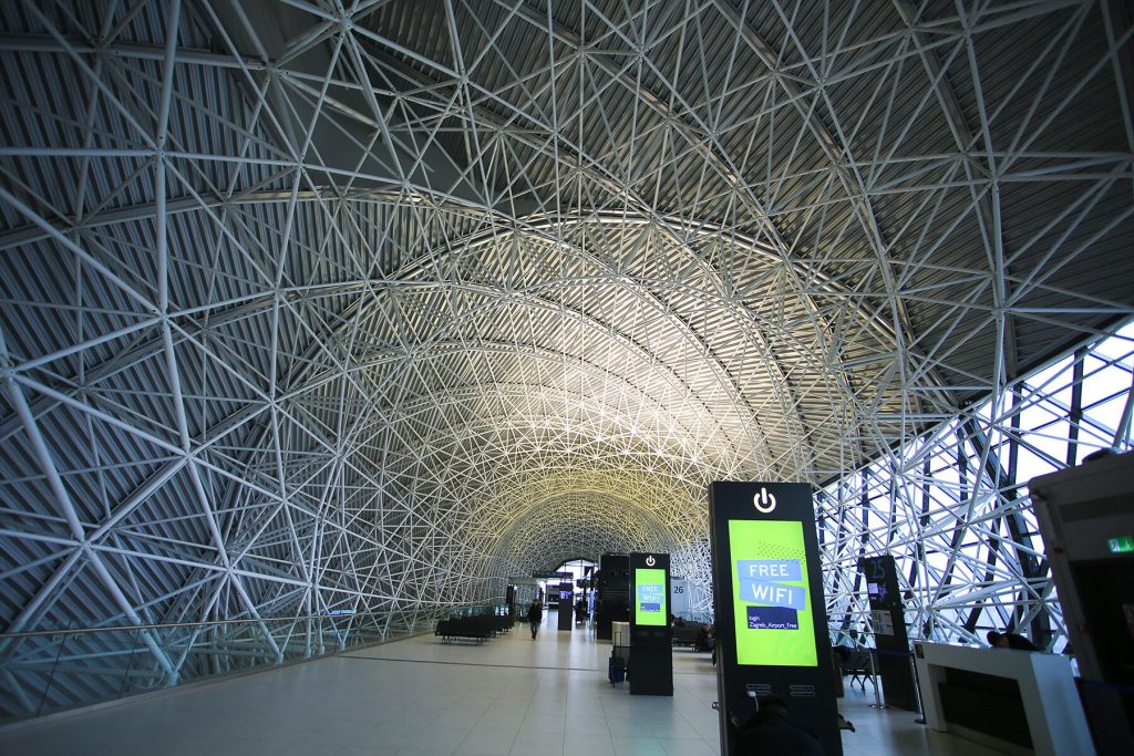 Biggest Airport Wi-Fi Scams to Avoid While Traveling