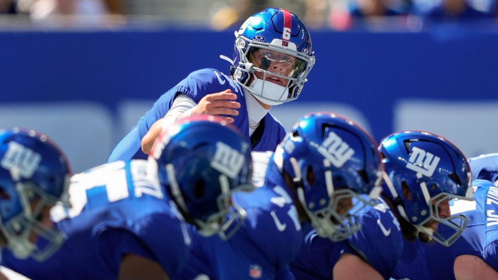 Giants' Jaxson Dart Praises Russell Wilson After Benching, Veteran Was 'Professional'