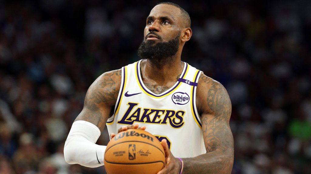 LeBron James Reportedly 'Hasn't Been Involved At All' in Lakers' Offseason Decisions