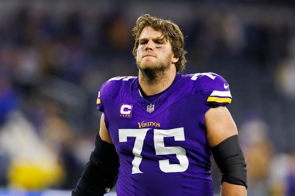 Offensive Line Injuries Are Ruining Vikings Plans For Success Again