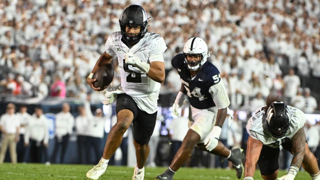 Oregon's Lanning touts Moore as best QB after beating Penn State