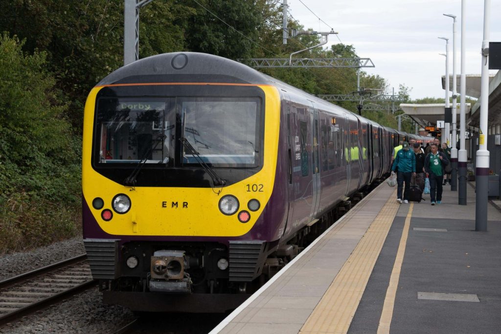 Paper and mobile train tickets to be replaced with GPS tracking in new travel trial