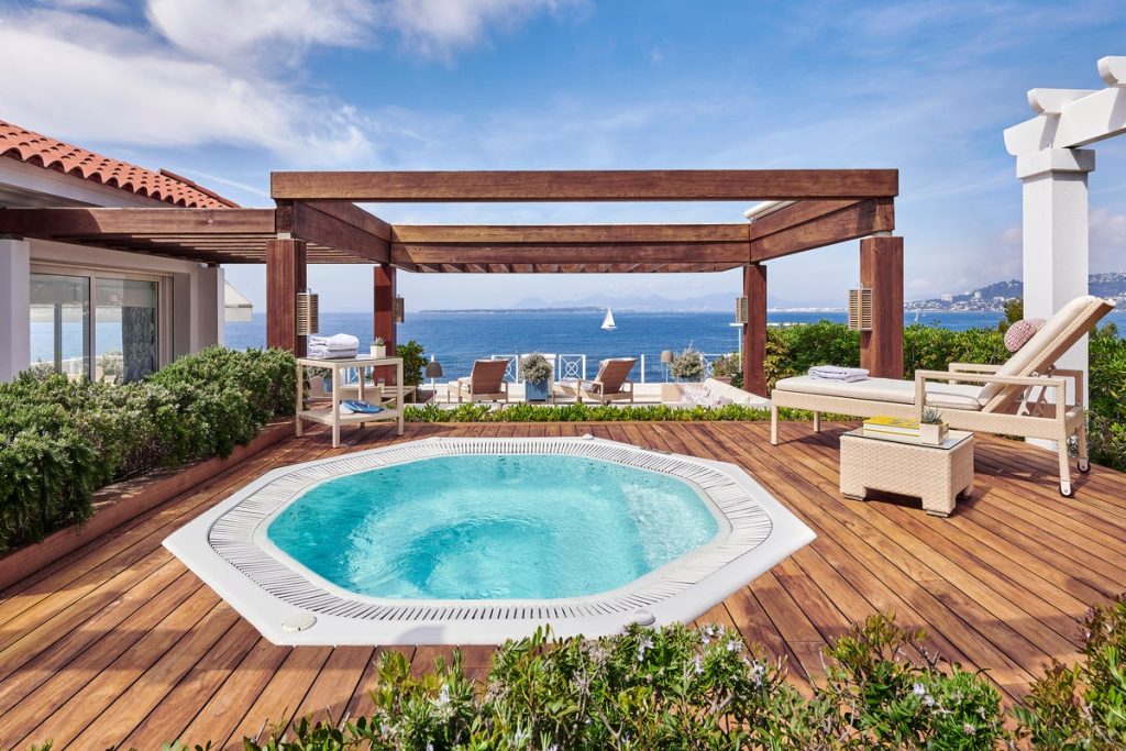 The world’s best luxury hotels loved by billionaires and celebrities, revealed