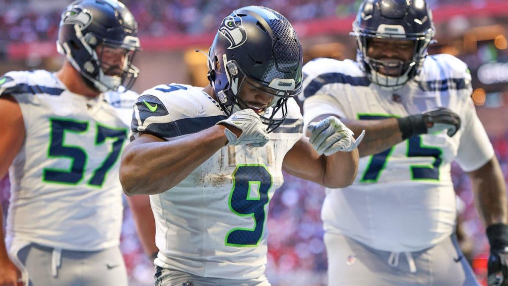 Use FanDuel promo code today: Get $300 in bonus bets for betting Cardinals vs. Seahawks on TNF, Cubs Over