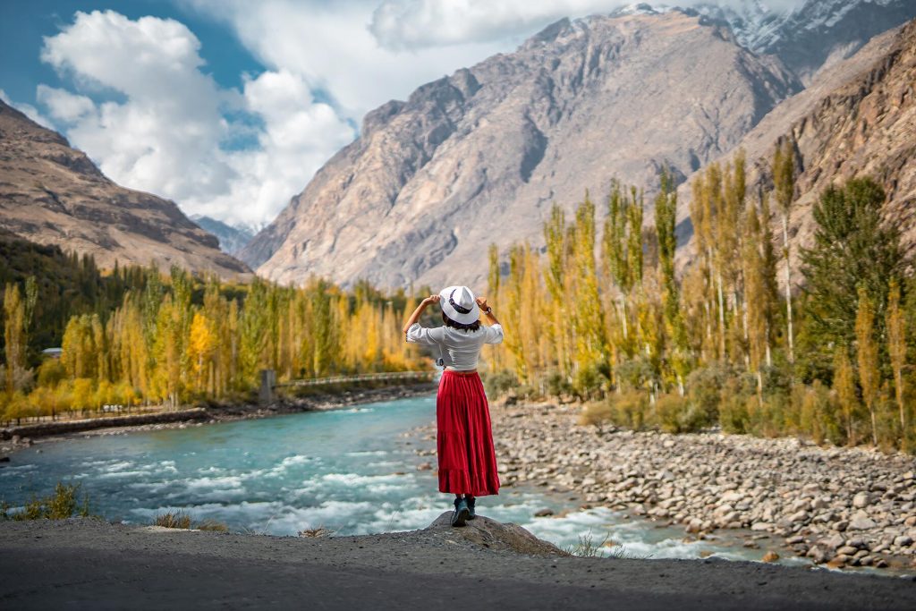 What to Look for When Considering Booking an Influencer-Led Trip
