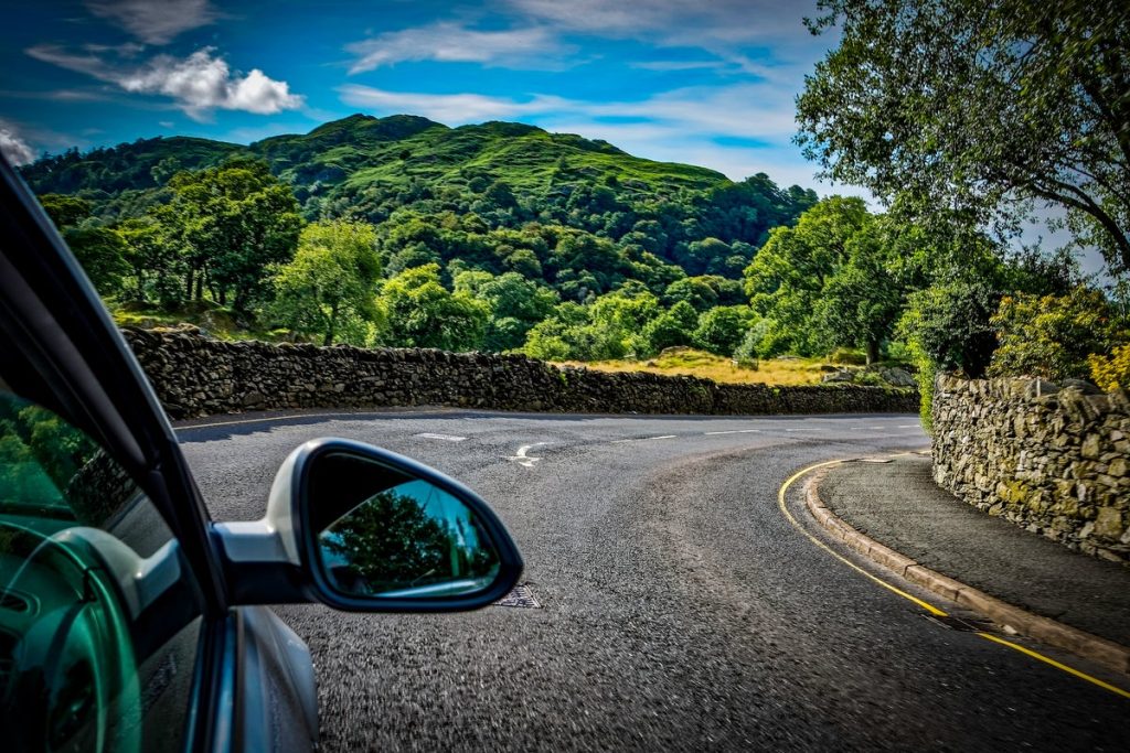 A guide to British road etiquette for Americans (including the art of the ‘thank you’ wave)