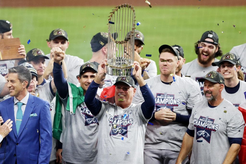 Brian Snitker Takes Off Braves Uniform After 49-Year Career