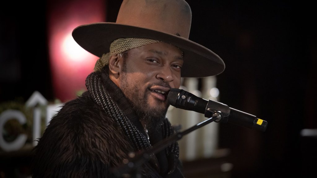 D’Angelo, Soul's Modern Visionary, Dead at 51