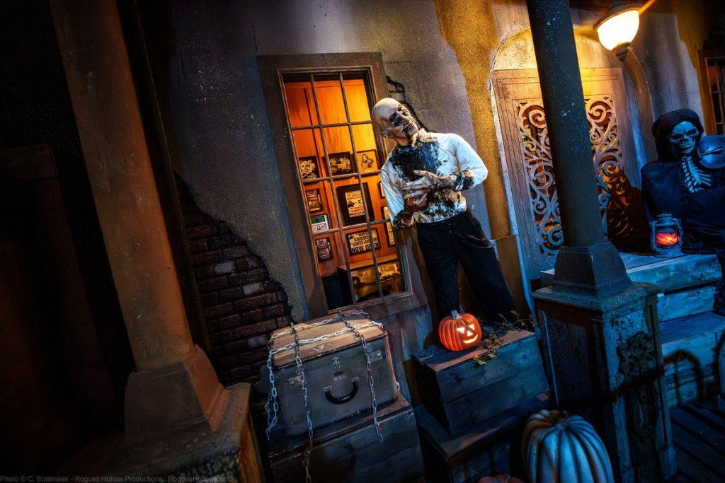 Experts reveal the best 5 haunted theme parks in the US for 2025