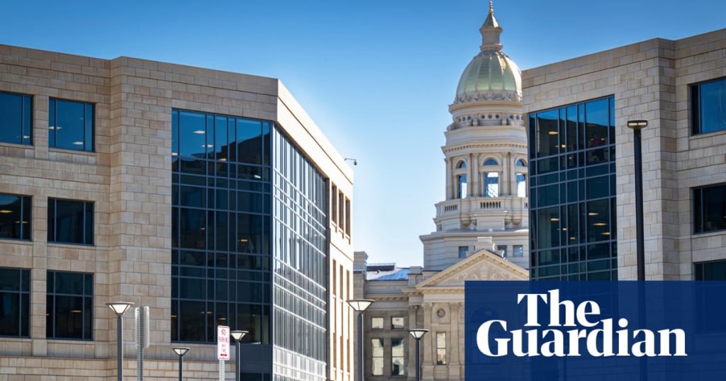 Suspected explosive device prompts Wyoming capitol evacuation | Wyoming