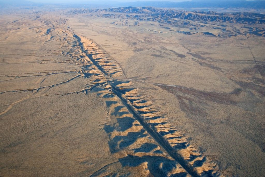 The San Andreas and Cascadia Earthquake Faults May Be Linked